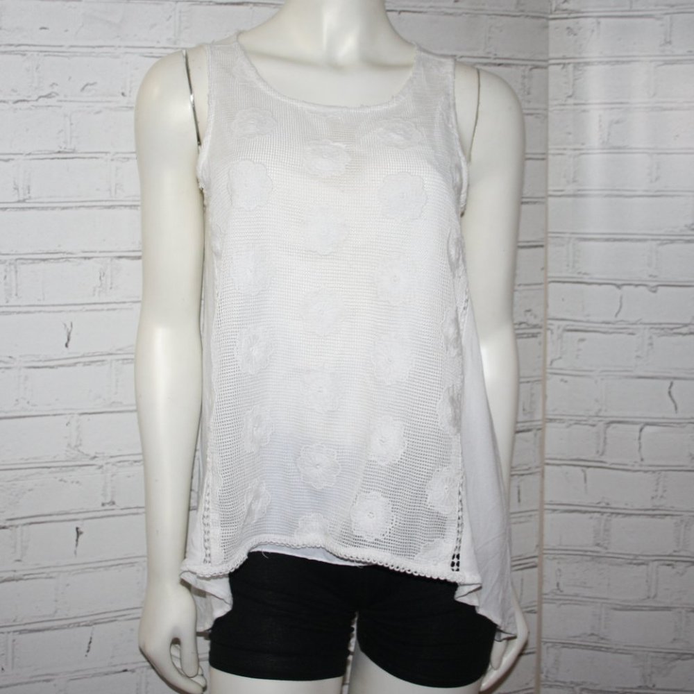 🤍🌿 Cirana · White Lace Blouse · Size Small